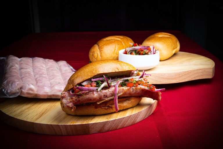 choripan, chorizo sandwich, sandwich-6772367.jpg